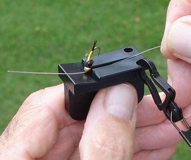 magnetic fly threader
