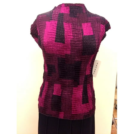 - Wine And Black Pleated Geometric Print Funnel Neck Top With Cap Sleeves (Style# 18921)