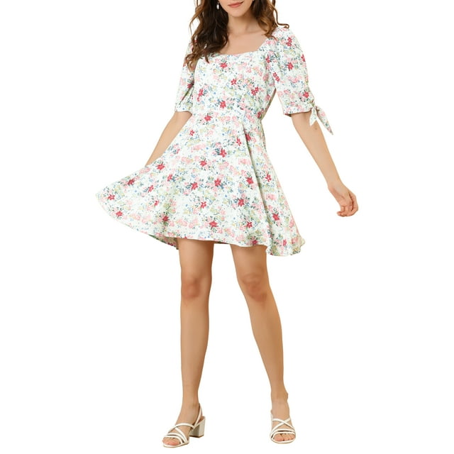 INSPIRE CHIC Robe Courte Évasée pour Femme à Encolure Cœur Fleurie, Manches Bouffantes, Coupe Ajustée