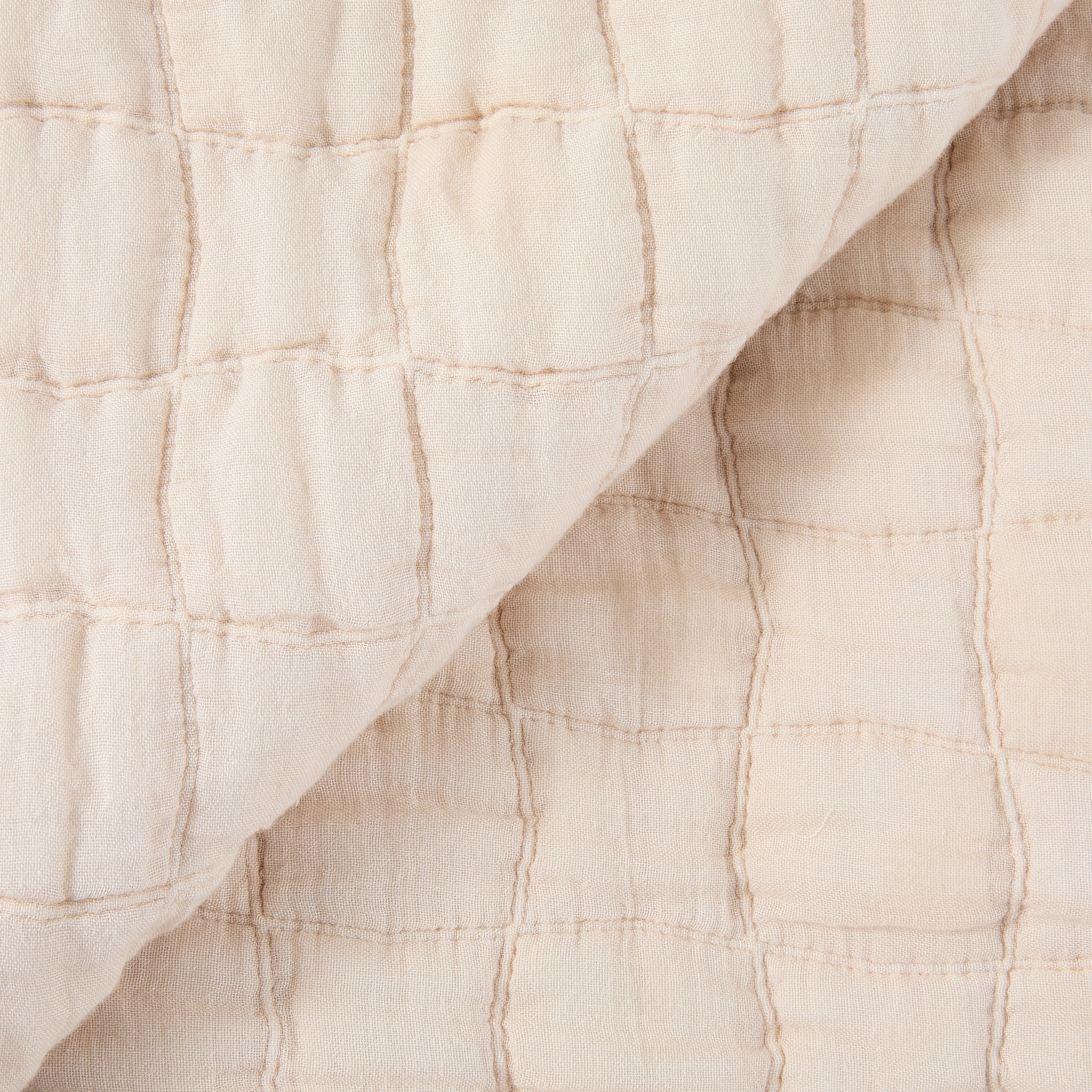 Mainstays Check Matelasse Quilt, Beige, Full/Queen