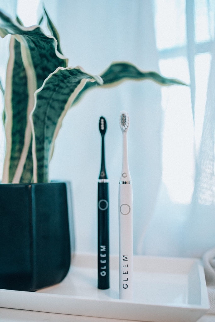 Gleem Battery Electric Toothbrush, Soft, Black, 1 Count, for Adults