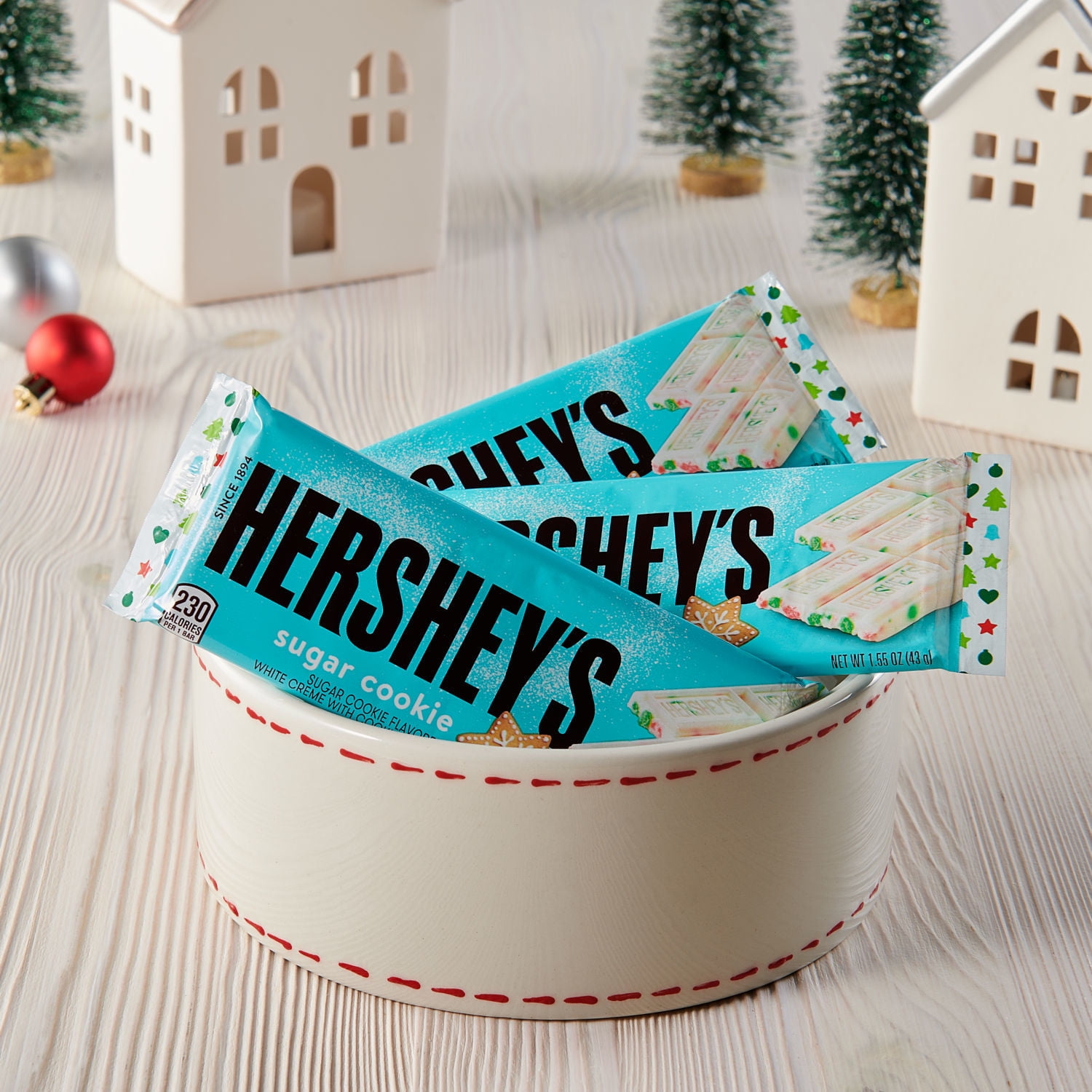Hershey's Sugar Cookie Flavored White Creme Christmas Candy, Bar 1.55 oz