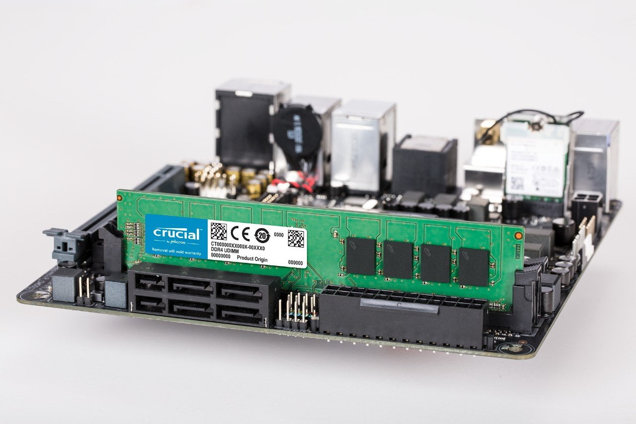Crucial 32GB DDR4 SDRAM Memory Module - For Server, Desktop PC - 32 GB (1 x 32 GB) - DDR4-3200/PC4-25600 DDR4 SDRAM - 3200 MHz - 1.20 V - Non-ECC - Unbuffered - 288-pin - DIMM