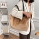 thumbnail image 1 of Bolsa Bolso de hombro con asa superior de color de moda para mujer Totes de gran capacidad (caqui) JShteea Para Estrenar, 1 of 9