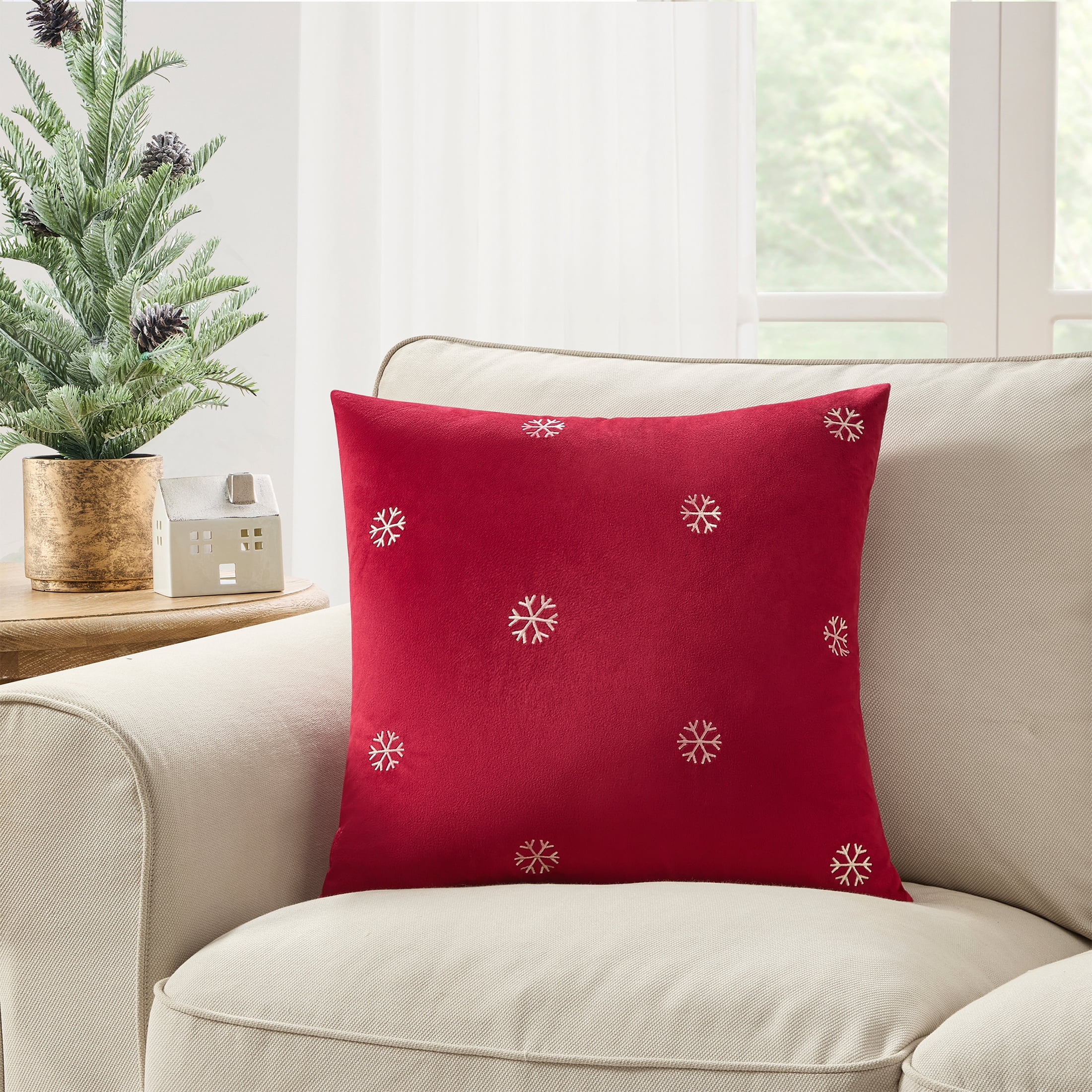 My Texas House 18" x 18" Red Velvet Snowflake Decorative Pillow Cover