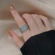 thumbnail image 4 of Anillo de línea de alta calidad con diseño de nicho para mujer, nuevo anillo abierto simple de moda de estilo frío de lujo ligero y moderno, 4 of 5