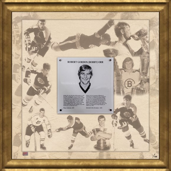Bobby Orr Plaque de Collection Historique – Édition Limitée Non Signée 1/44 – Collage Encadré Musée (27 Pouces x 26.5 Pouces)