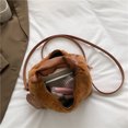 thumbnail image 2 of Bolso de mano de felpa para mujer, peludo con pliegue en la nube a la moda, ajustable con colgante pequeño, 2 of 9