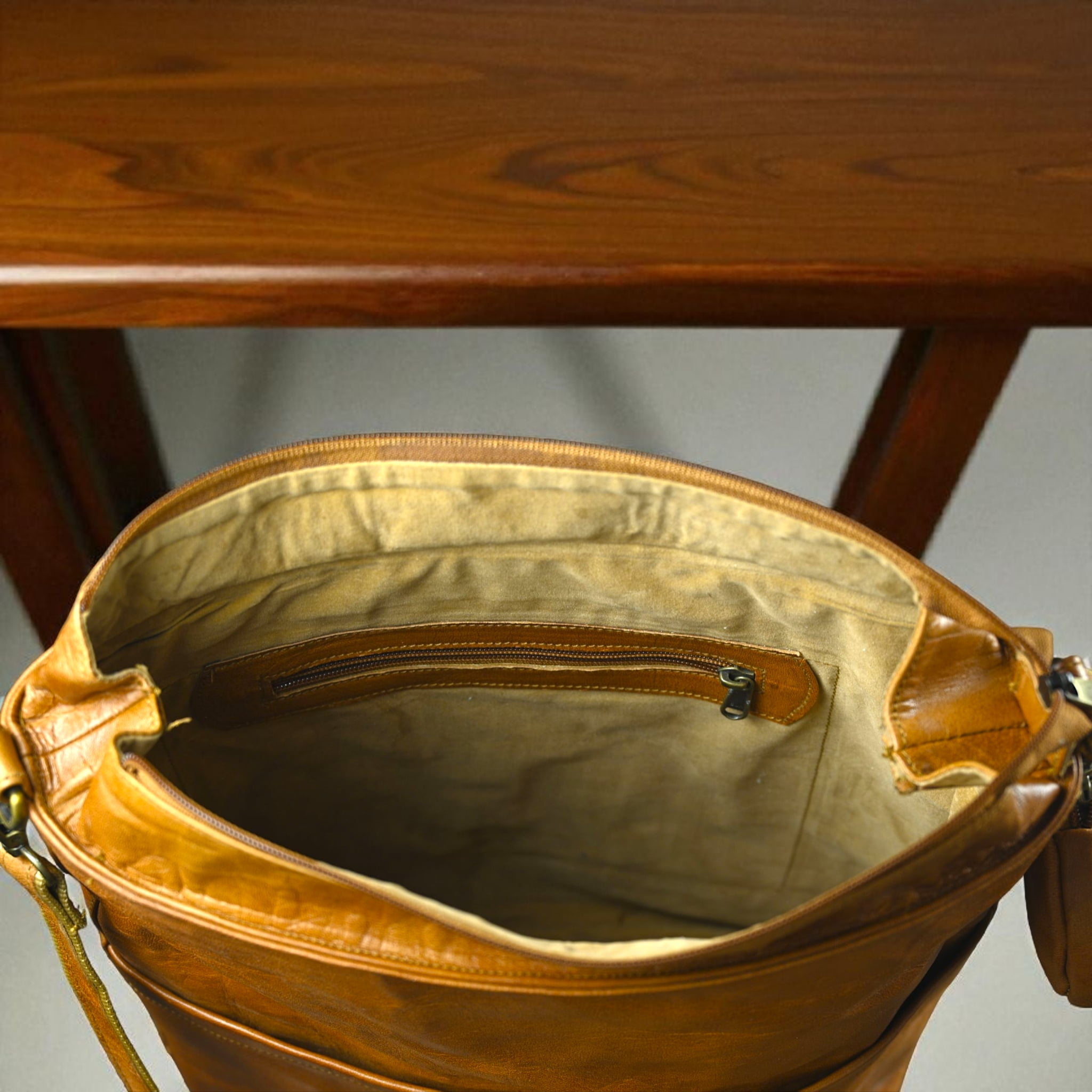 Genuine Leather Tote Crossbody Bag for Women with Coin Pouch, Handmade Shoulder Handbag, Stylish Vintage Purse for Daily Travel Use Tote beg 14.5 x 13.5