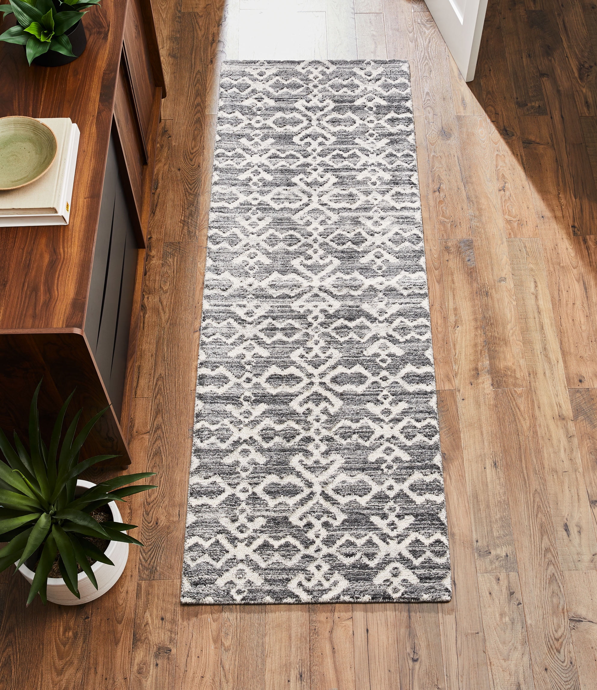 Better Homes & Gardens Gray Arcos Geo Indoor Runner Rug, 2.5' x 7'