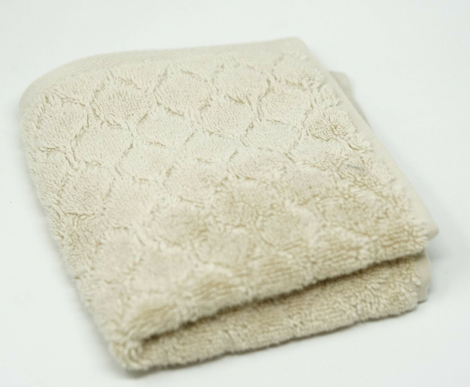 2 Pack Cream Concetti Di-Lusso Oliyum Bamboo Luxury Towels. 