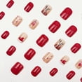 thumbnail image 4 of Uñas postizas navideñas cortas cuadradas rojas brillantes con diseño de gorro de Papá Noel, 24 unidades., 4 of 5