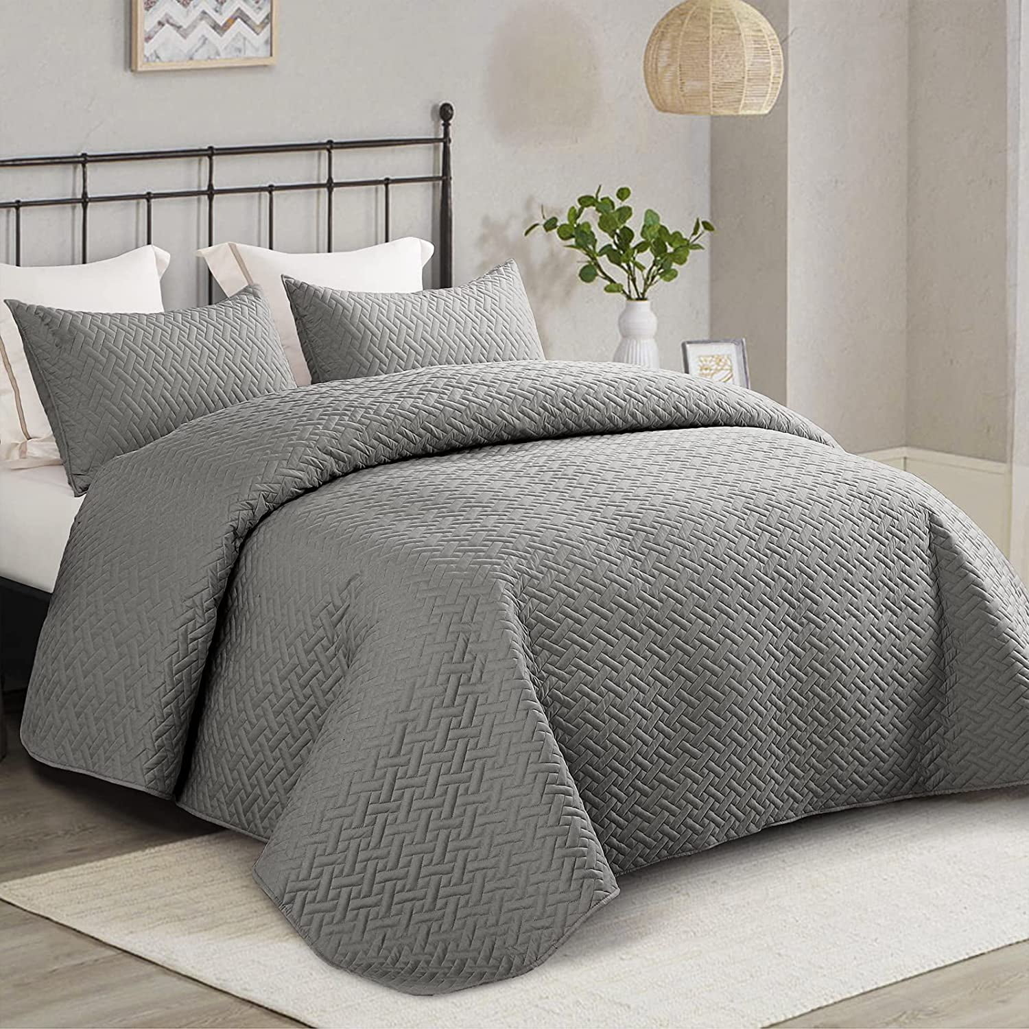 Exclusivo Mezcla 3-Piece King Size Quilt Set with Pillow Shams, Basket ...