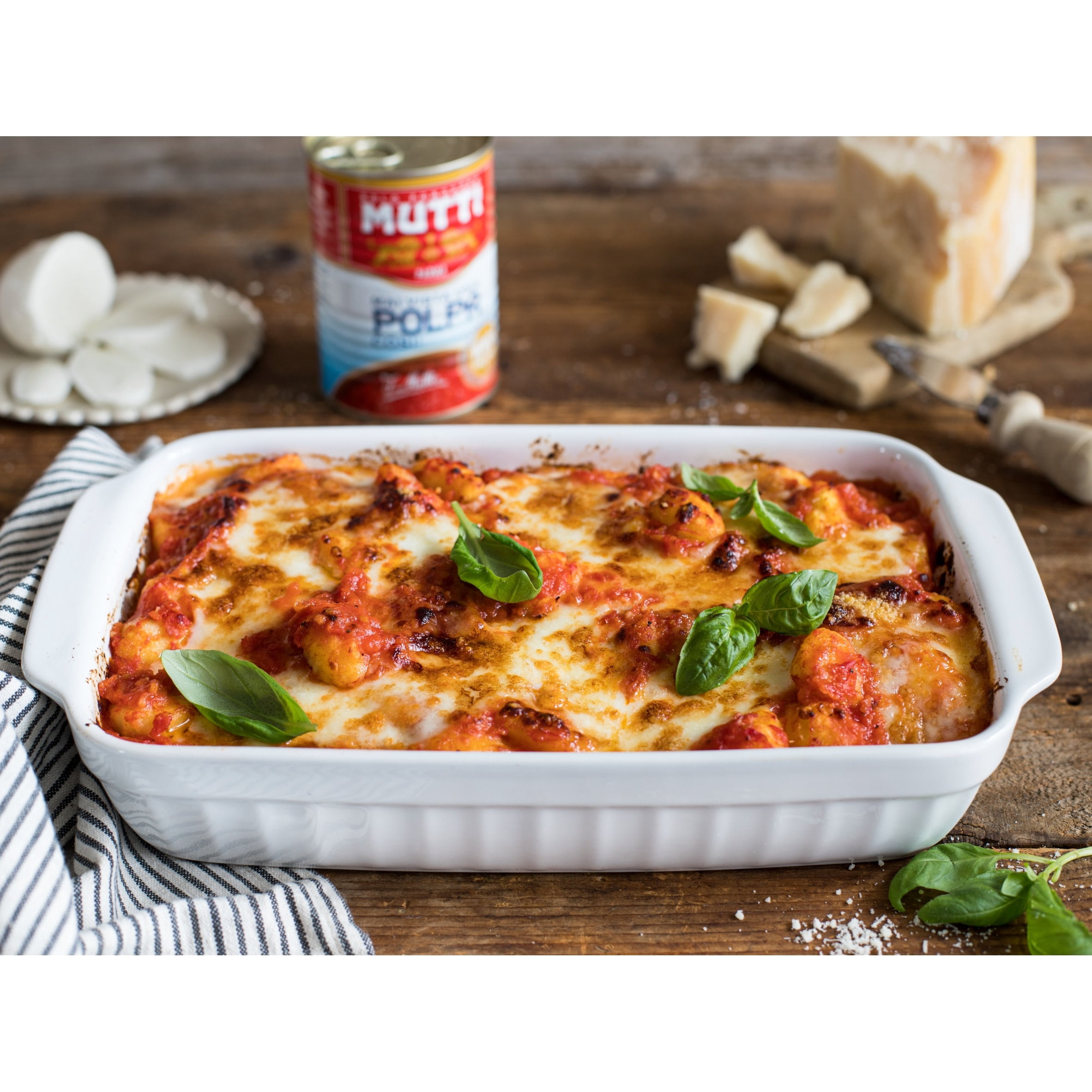 Mutti Finely Chopped Tomatoes 400g, Imported from Britain