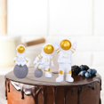 thumbnail image 4 of 3 estatuas de astronauta, figuras coleccionables para decorar tartas, ideal para la sala de estar o la habitación de los niños. Dorado, 4 of 8