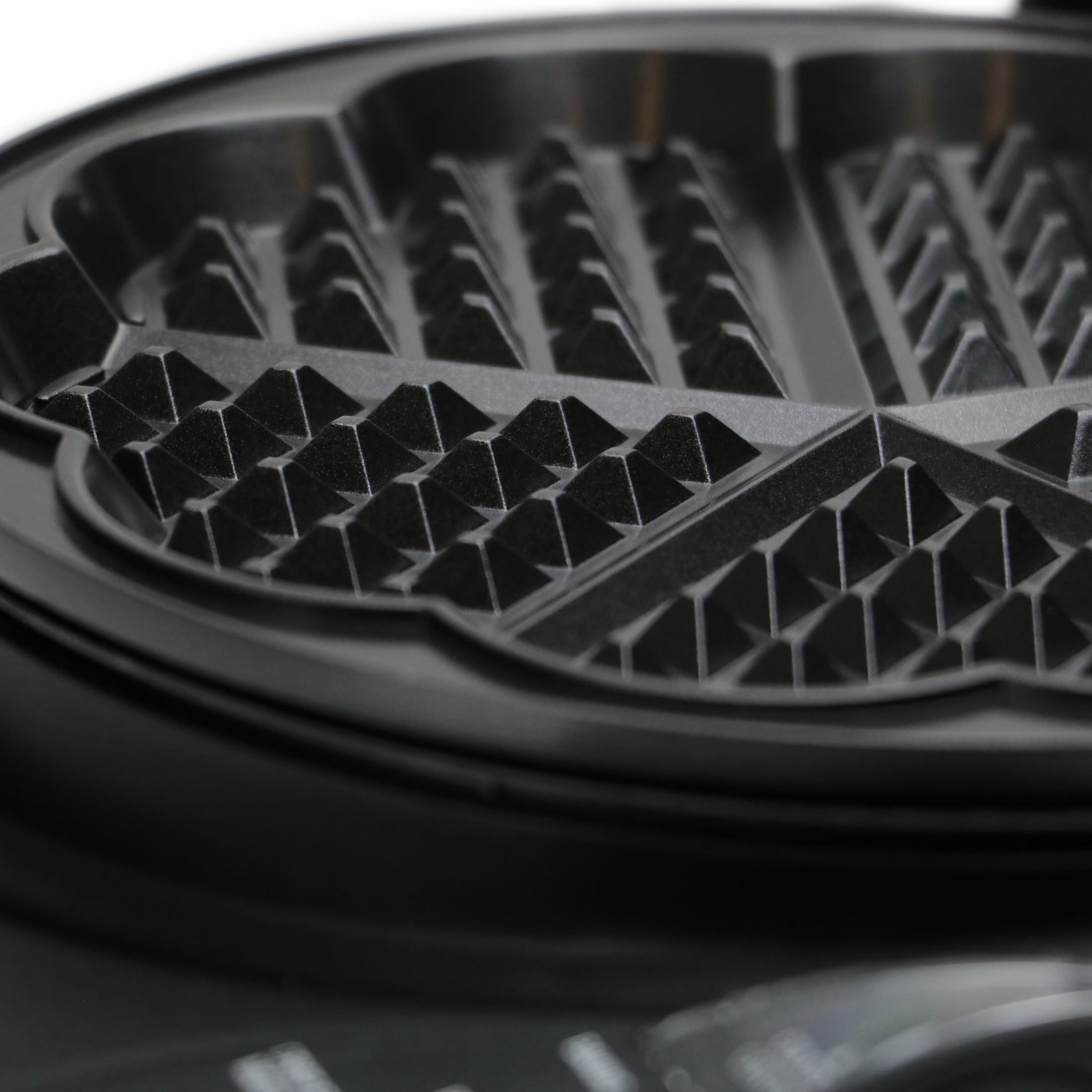 Chef'sChoice WafflePro Model 840 Taste/Texture Select Traditional Five-of-Hearts Waffle Maker, in Black (8400000)
