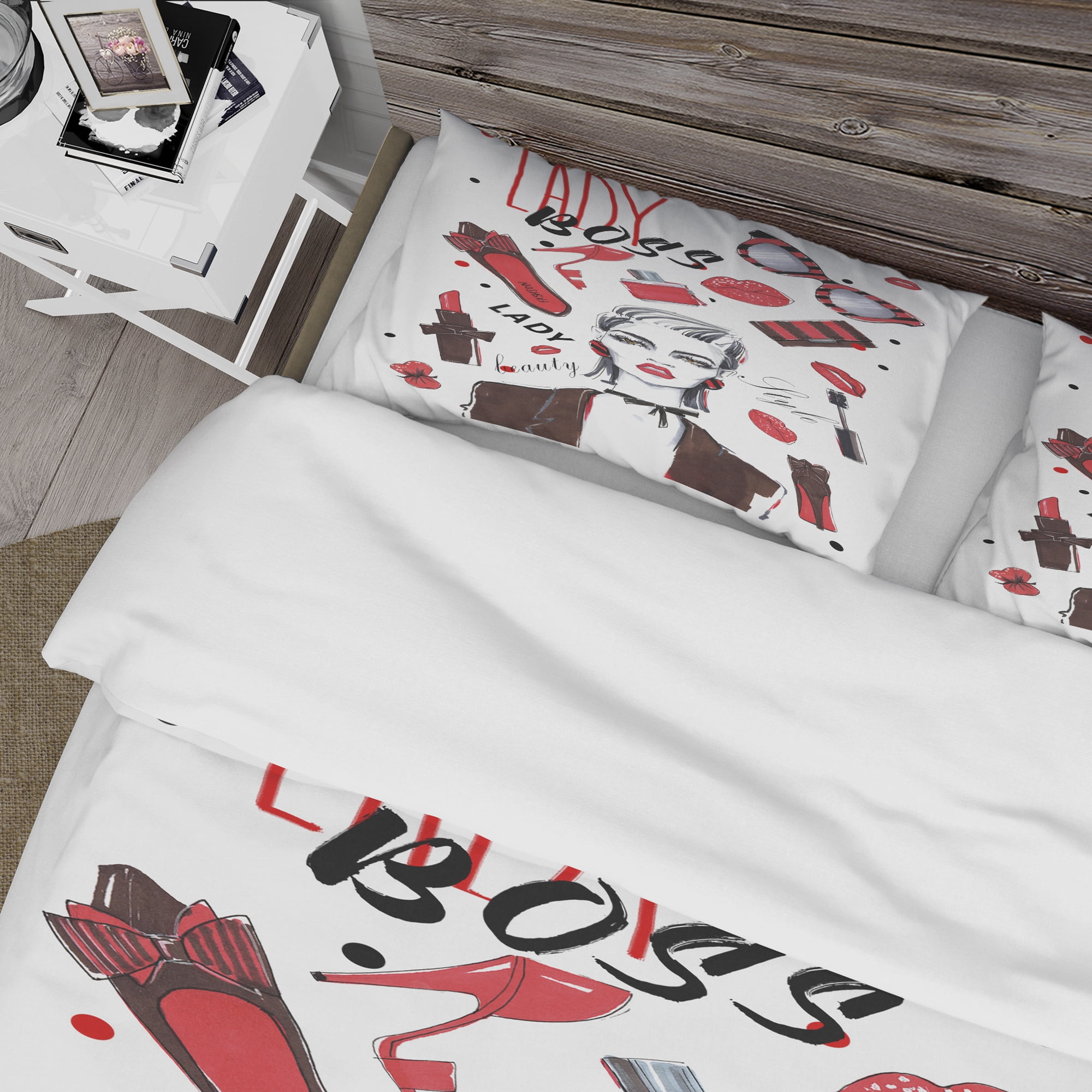 Designart 'Fashionable Girl with kits' Glamour Duvet Cover Set