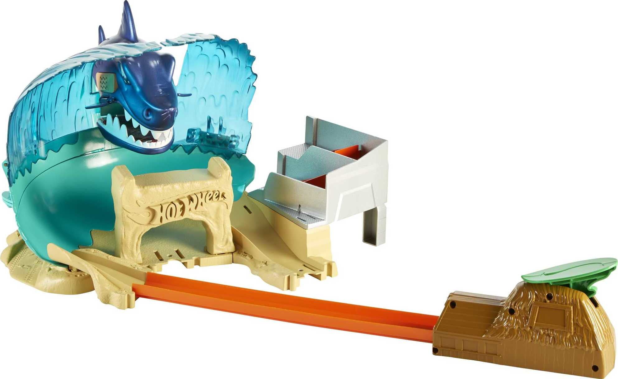 Hot Wheels City Shark Beach Battle Playset with 1 Toy Car in 1:64 Scale