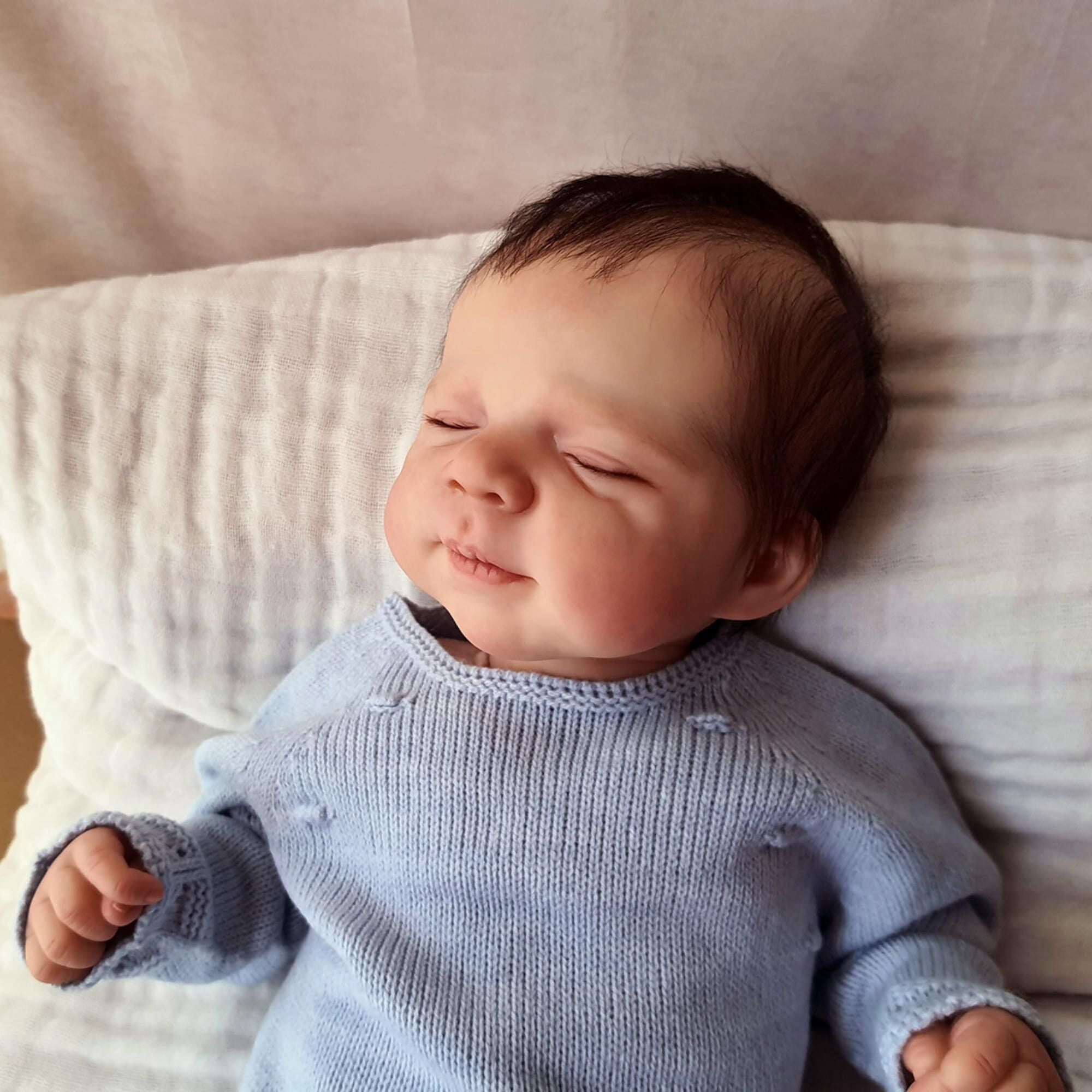 Reborn Baby Dolls 18 inch Lifelike Cute Soft Body Sweet Sleeping Real Life Baby,Realistic Newborn Baby with Doll Accessories and Gift Box for 3+ Years Old Kids