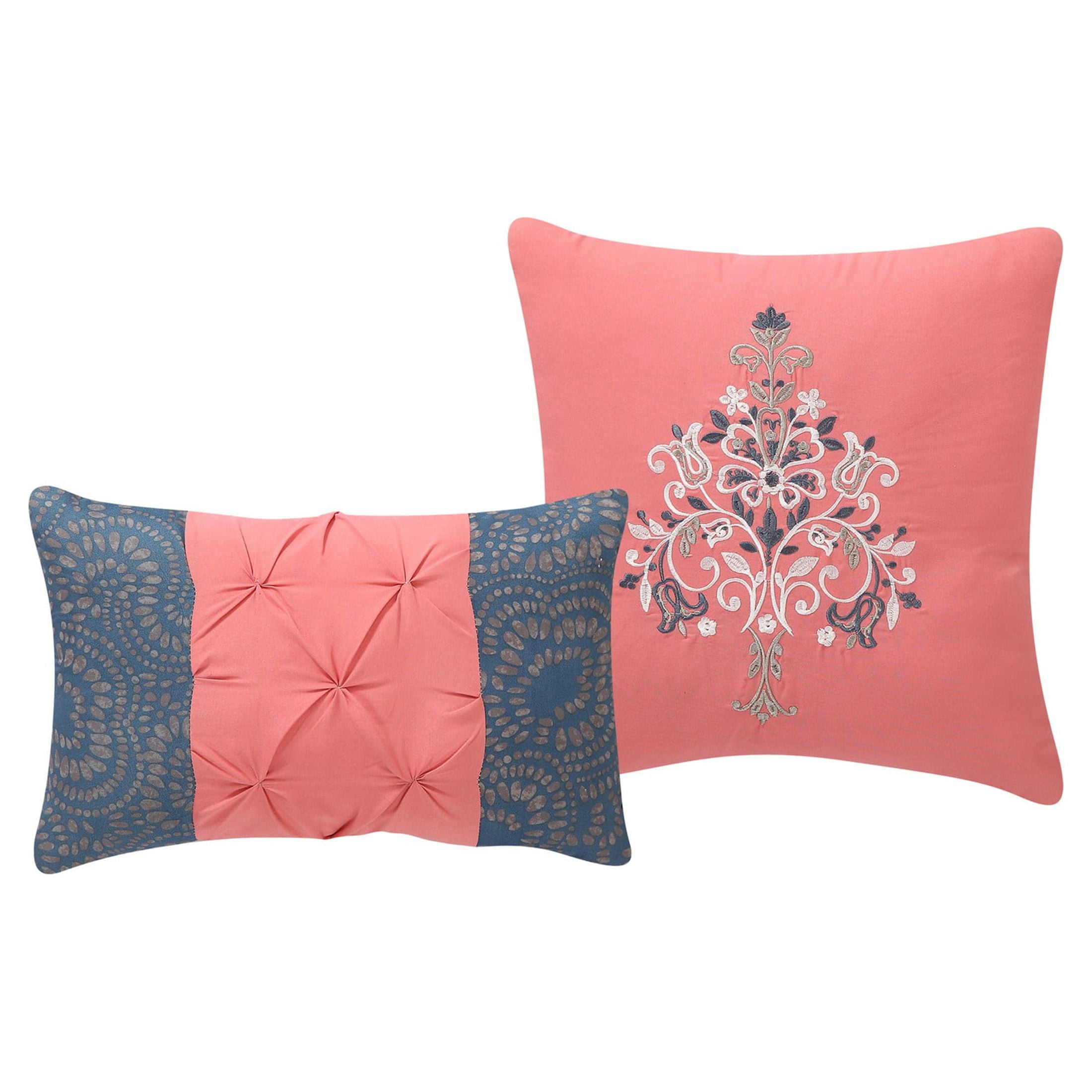 VCNY Home Casa Real 5-Piece Coral Damask Reversible Quilt Set, Full/Queen, Adult, Unisex