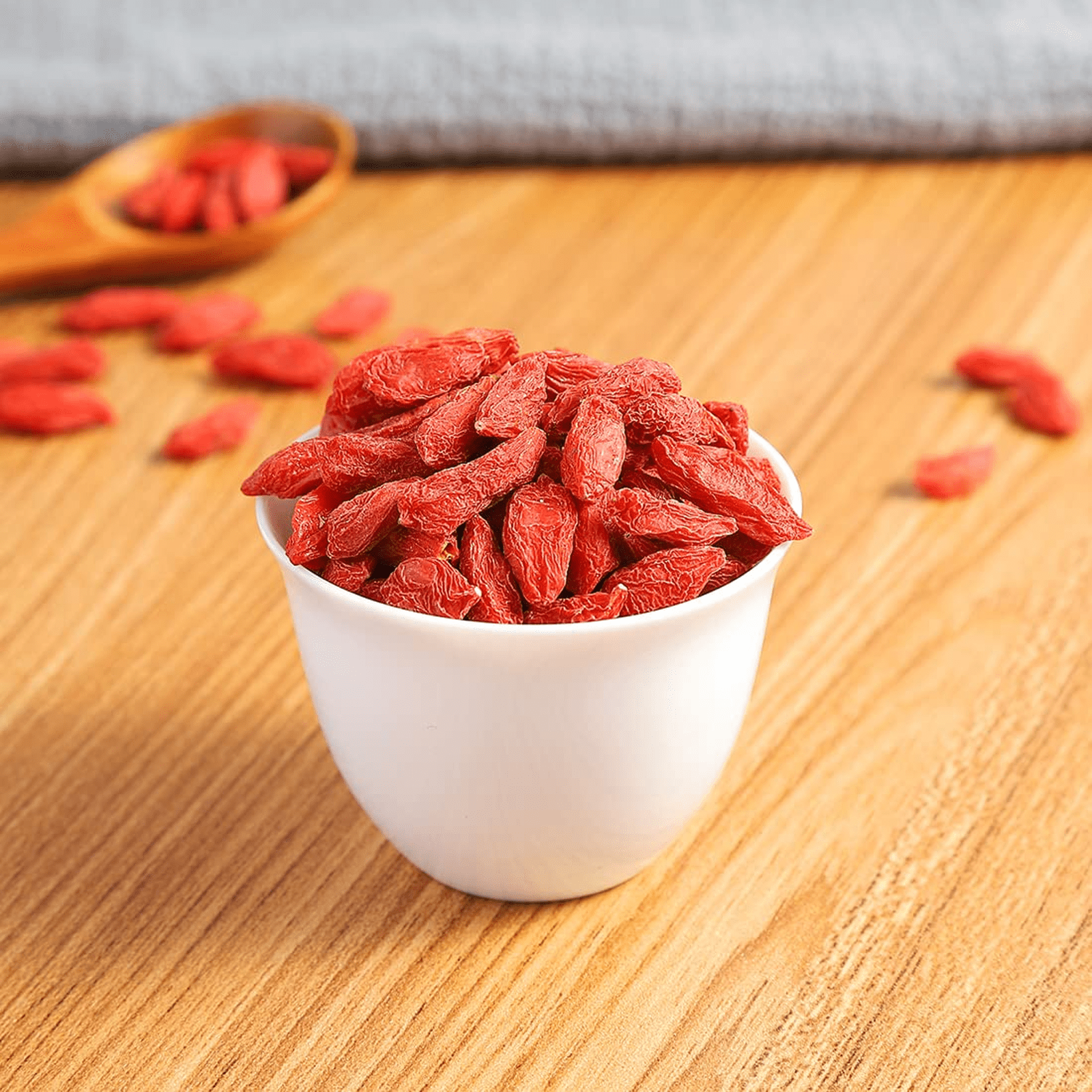 ULTHMOK Dried Goji Berries 12.5Oz/354g,Selected Goji Berry.100% Natural & No Additives for Tea
