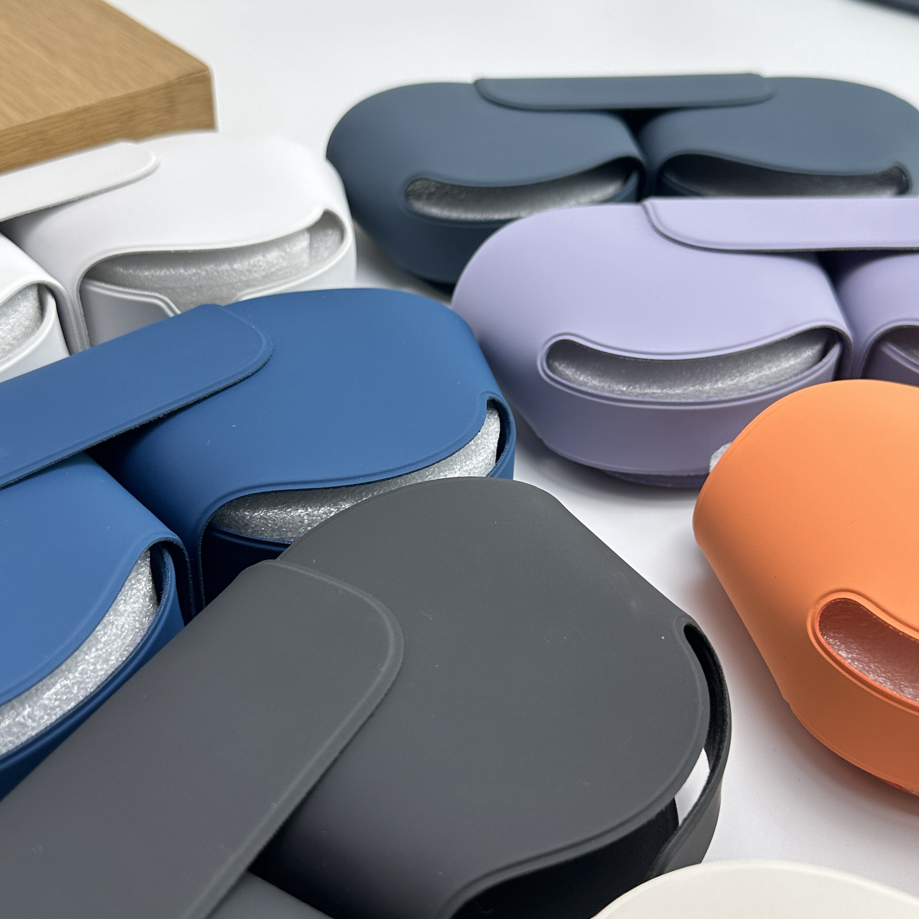 AirPods Max Smart Sleep Headphone Case
