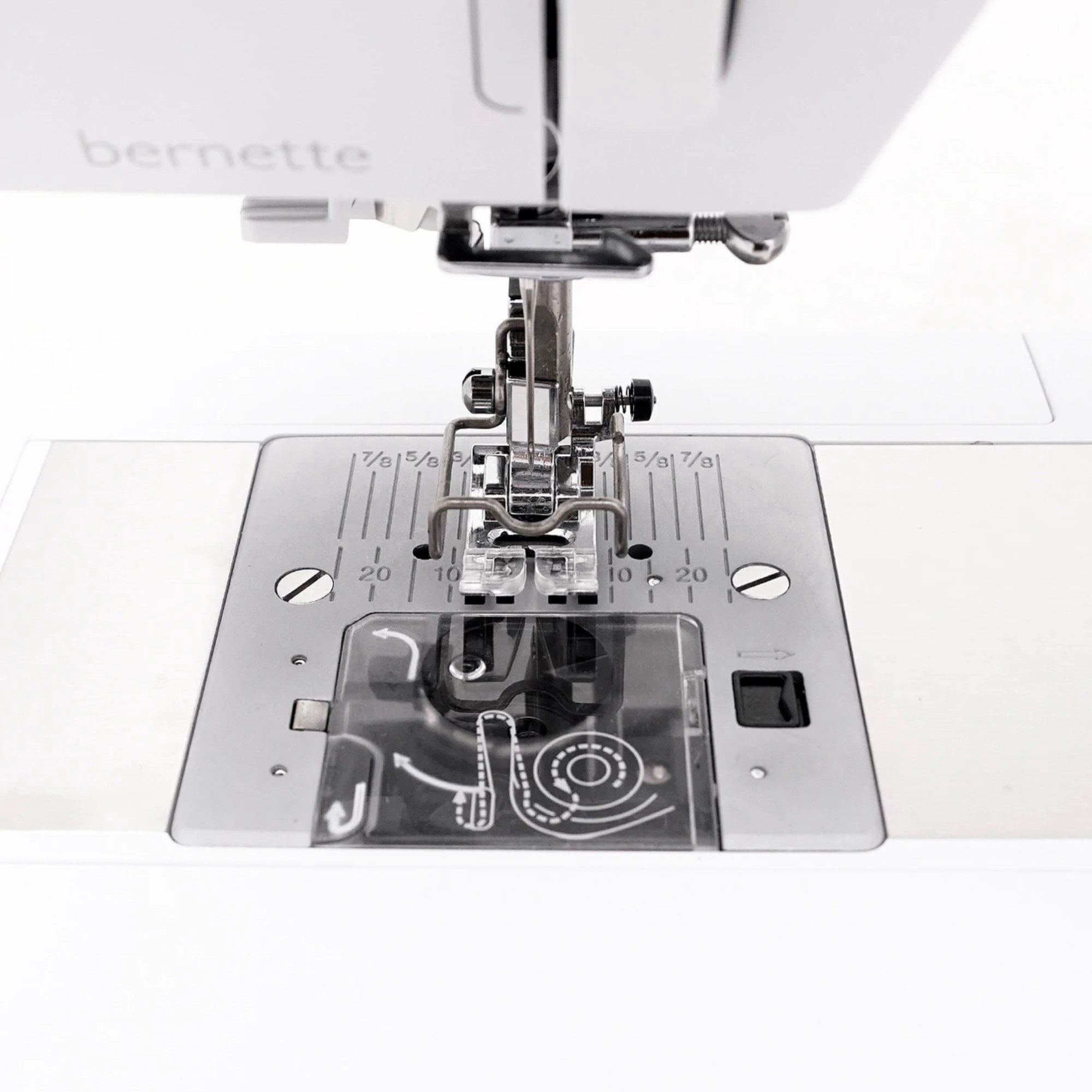 bernette b05 Academy 1100spm Sewing Machine with 8 High Quality Feet Count