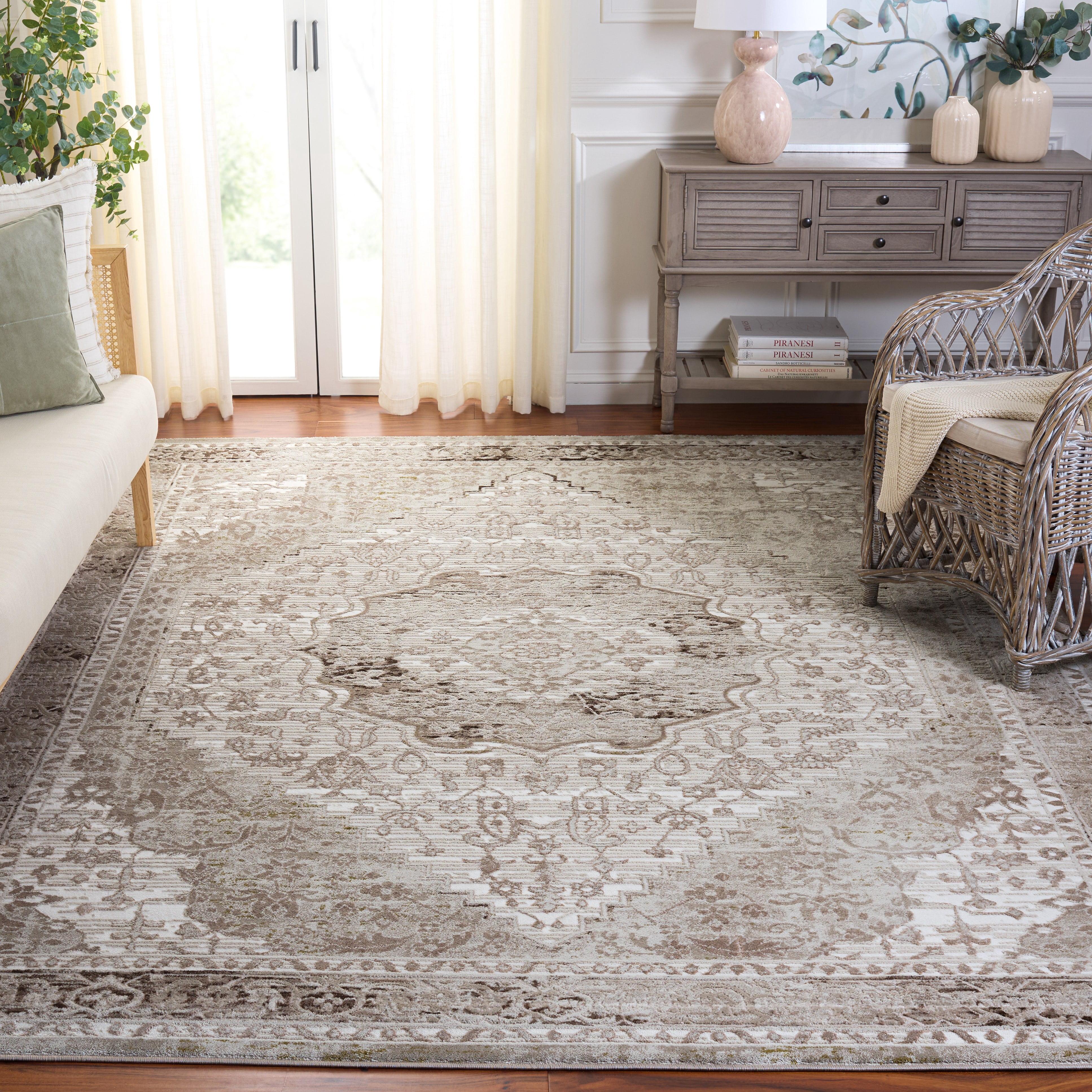 Safavieh Prestige Arielle Oriental Area Rug, Ivory/Beige, 8' x 10'