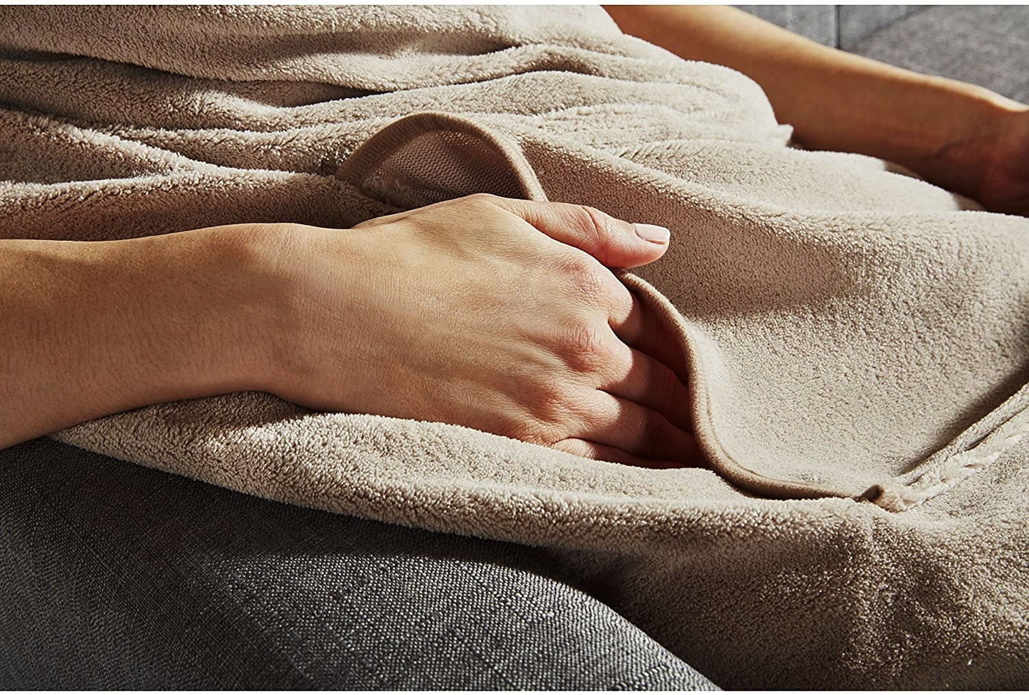 Sunbeam Electric Heated Velvet Plush Deluxe Throw XL Dual Pocket Blanket Mushroom