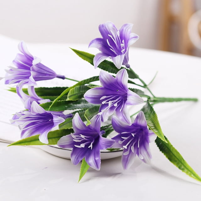 Nvzi 12 flores artificiales de tela de plástico sintético, lirios, plantas verdes para decorar ventanas, macetas, entradas de bodas, color morado.