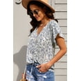 thumbnail image 3 of ABPHQTO Blusa azul cielo con cuello en V y manga corta con estampado de moda para mujer, 3 of 5