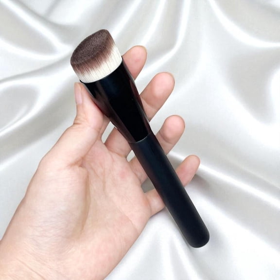 Angled Flat Top Synthetic Foundation Brush for Liquid Makeup and Concealer Streak Free Blending Professional Beginner