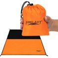 thumbnail image 1 of Manta de pícnic con bolsillo Frelaxy, 145 x 152 cm, impermeable y resistente a la arena, 1 of 7