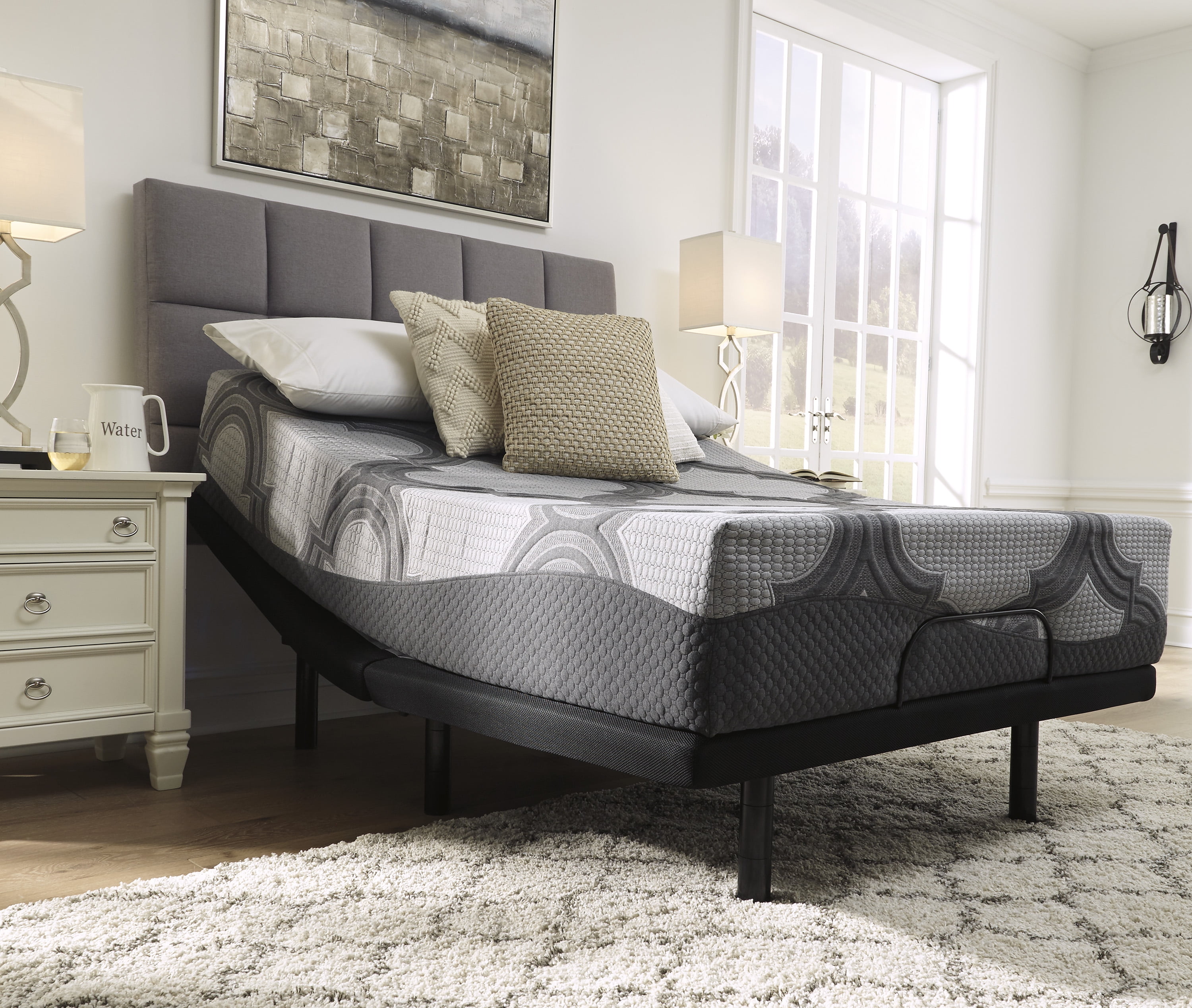 Signature Design by Ashley 12 inch Hybrid Luxury Firm Queen Mattress