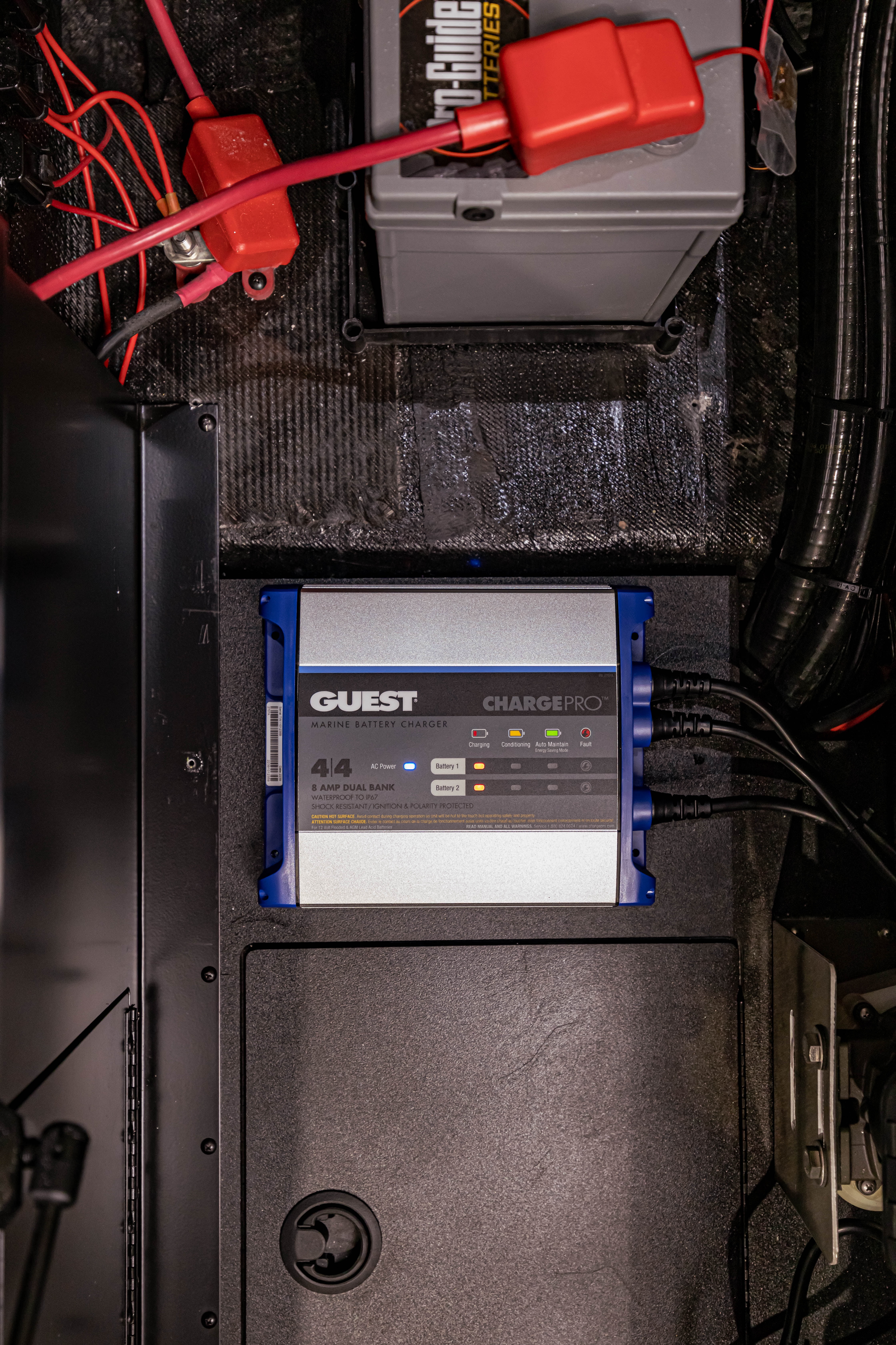Guest 2707A 12V 8A 2-Bank On-Board Battery Charger for Fresh and Saltwater