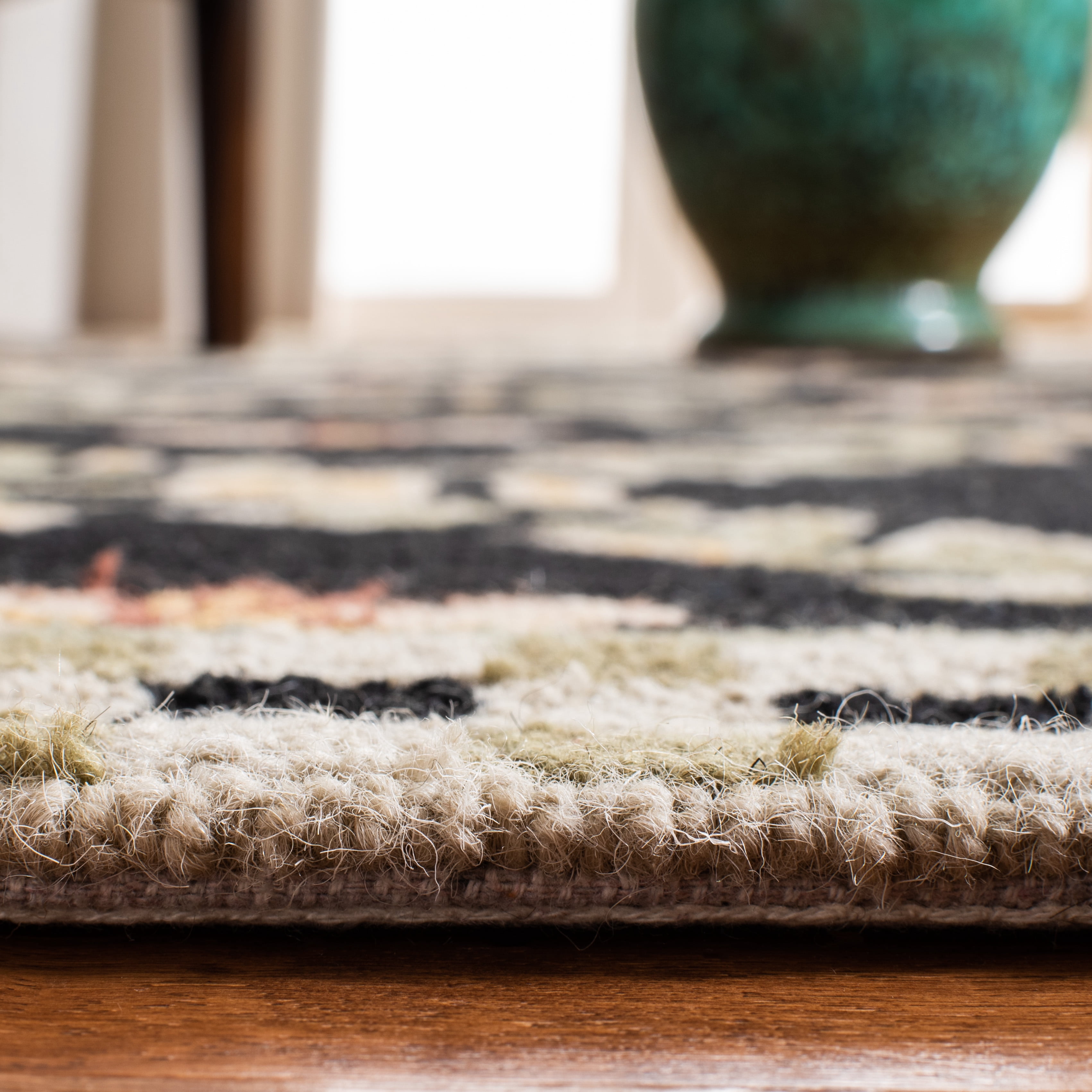 Safavieh Chelsea Lara Bordered Wool Runner Rug, Black, 2'6" x 6'