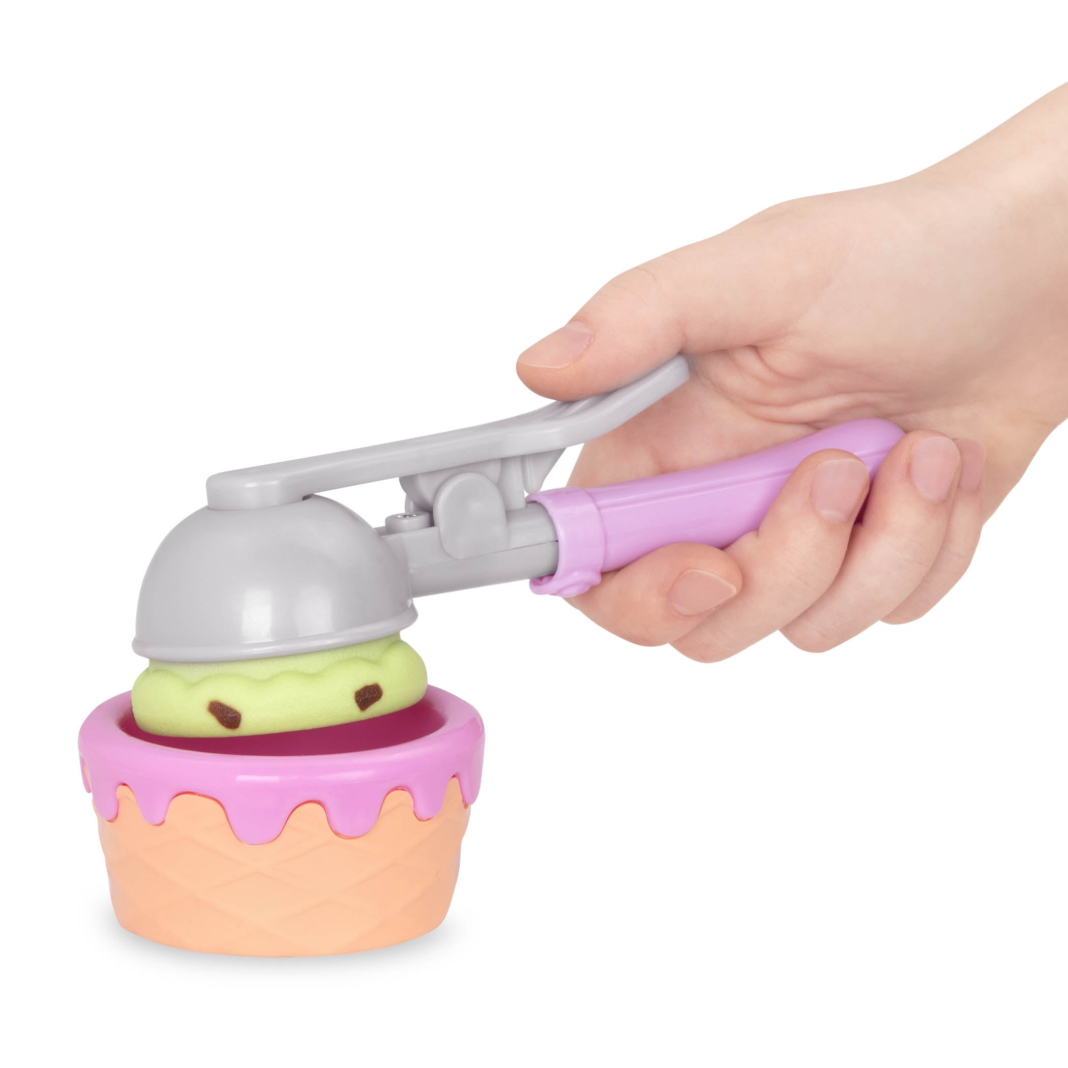 Battat Pretend Play Ice Cream Scoop and Serve Set for Kids, Sweet Treats Parlour Playset, 21 Pieces (图3) Battat Pretend Play Ice Cream Scoop and Serve Set for Kids, Sweet Treats Parlour Playset, 21 Pieces (图3)