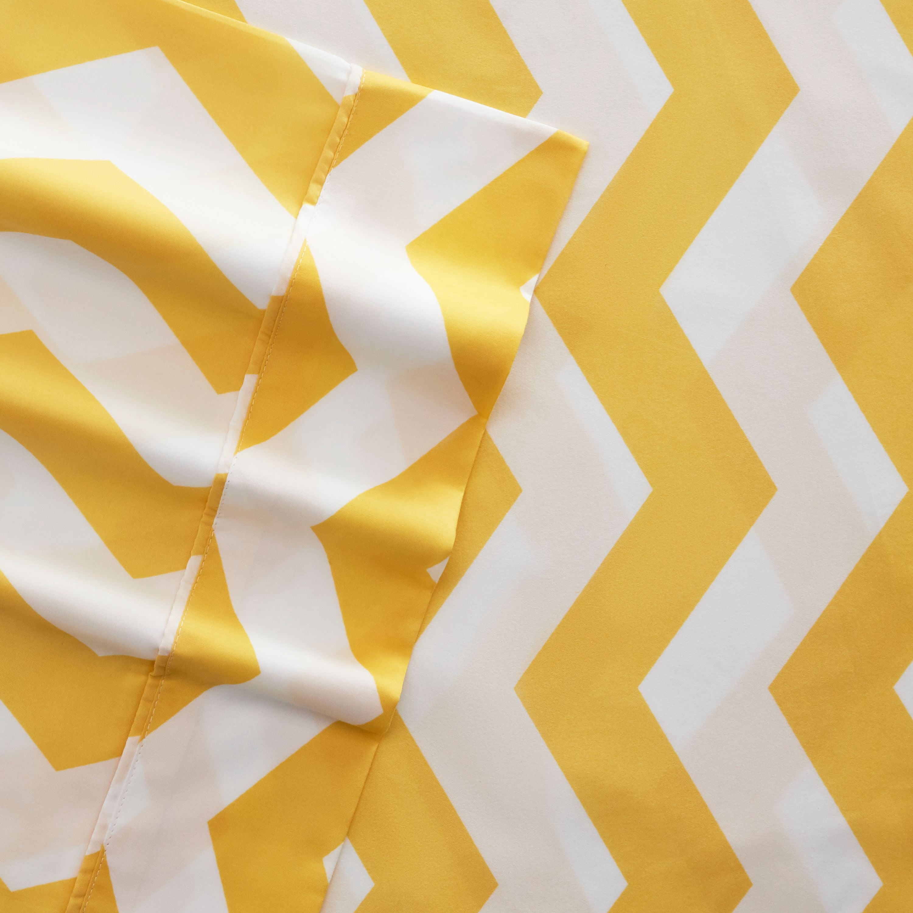 Noble Linens 3 Piece Pattern Microfiber Bed Sheets Set, Yellow Arrow, Twin