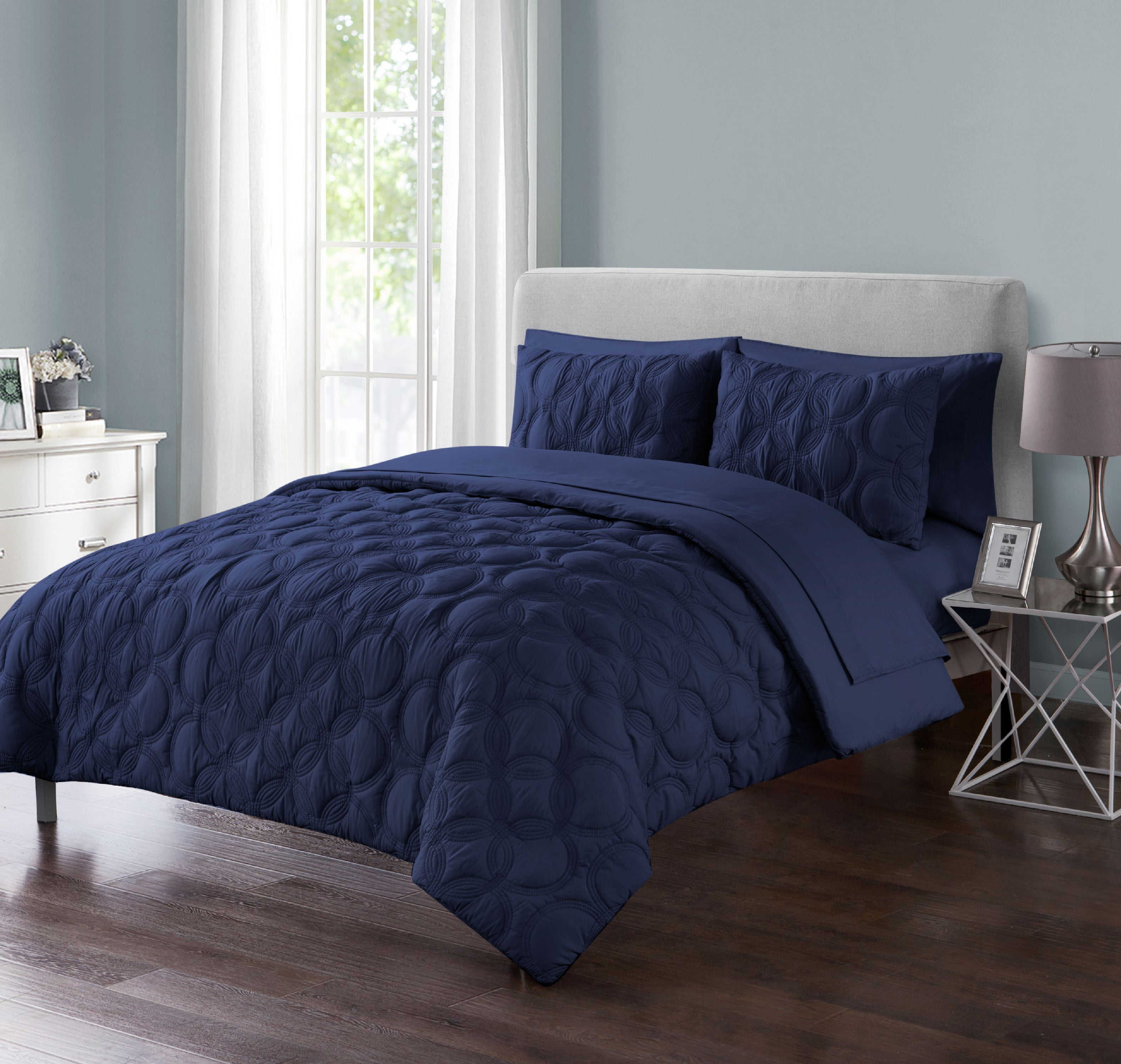 VCNY Home Atoll Embossed Circle BedinaBag Comforter Set, King, Navy