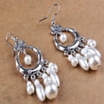 thumbnail image 4 of 1 par de pendientes colgantes bncos para bodas de aniversario Zulema Pendientes, 4 of 5
