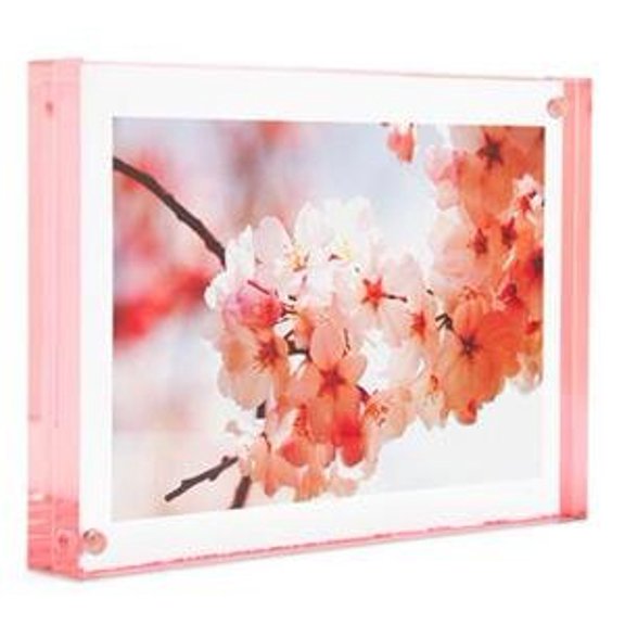 The MAGNET FRAME with Pink Edge by Canetti - 2.5x3.5