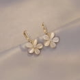 thumbnail image 1 of Pendientes de flor de piedra de ojo de gato con hebilla de oreja que combinan con todo, elegantes y modernos pendientes de nicho coreanos, 1 of 6