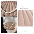 thumbnail image 4 of Elegante Bolso de Mensajero de Concha Con Cadena de Perlas de IMitación Bolso de Hombro de Cuero de Pu, Bolso de Hombro Elegante Con Cadena de Perlas Artificiales de Cuero, 4 of 6