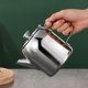 thumbnail image 5 of Tetera de acero inoxidable 20 Oz，32 Oz，48 Oz，70Oz Tetera de metal a prueba de derrames con pico recto corto Jarra de agua fría Tetera de café para restaurantes Habitaciones Sala de estarAcero, 5 of 8