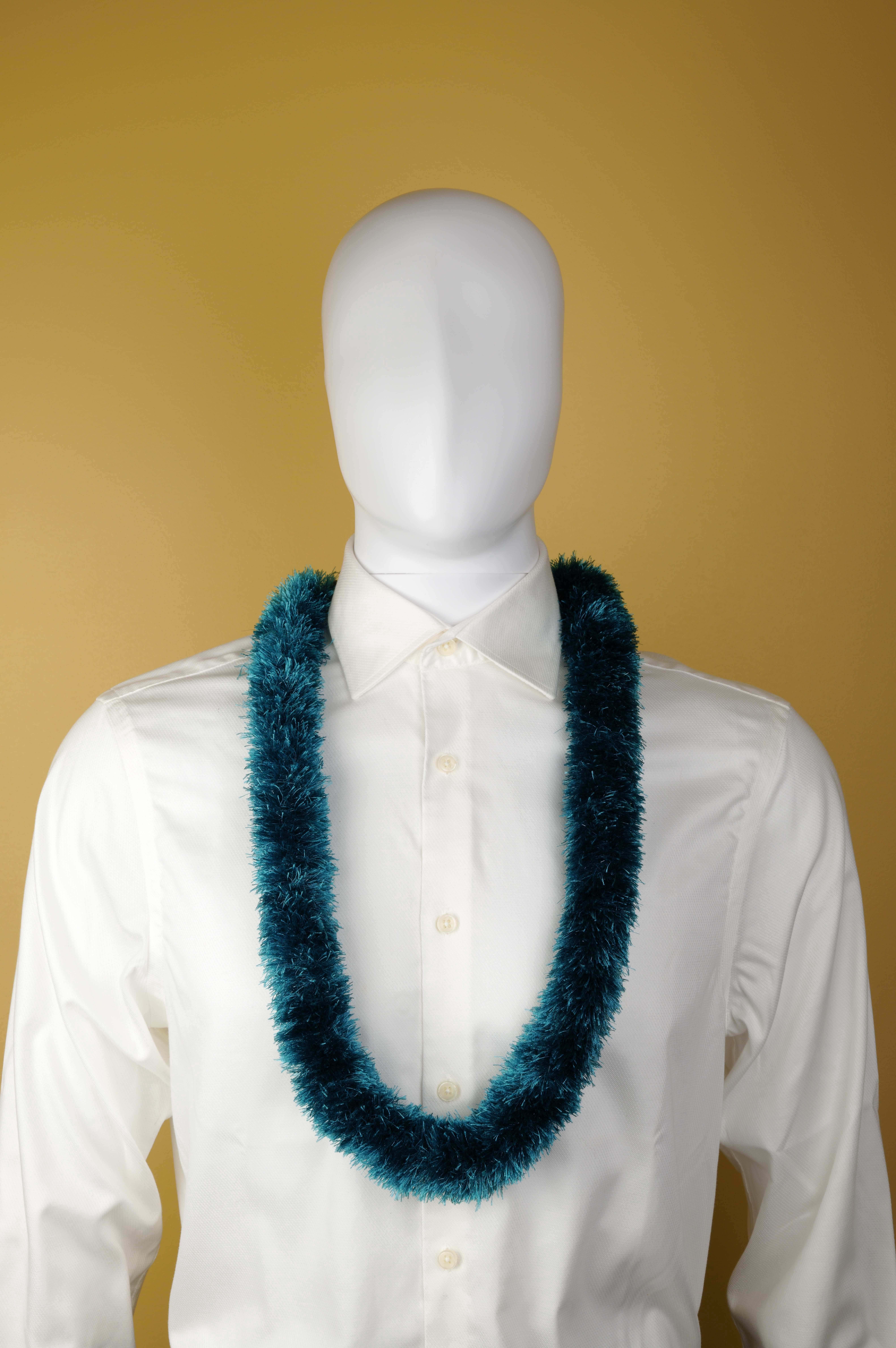 Funcraft Teal Solid Yarn Lei, 1 Each