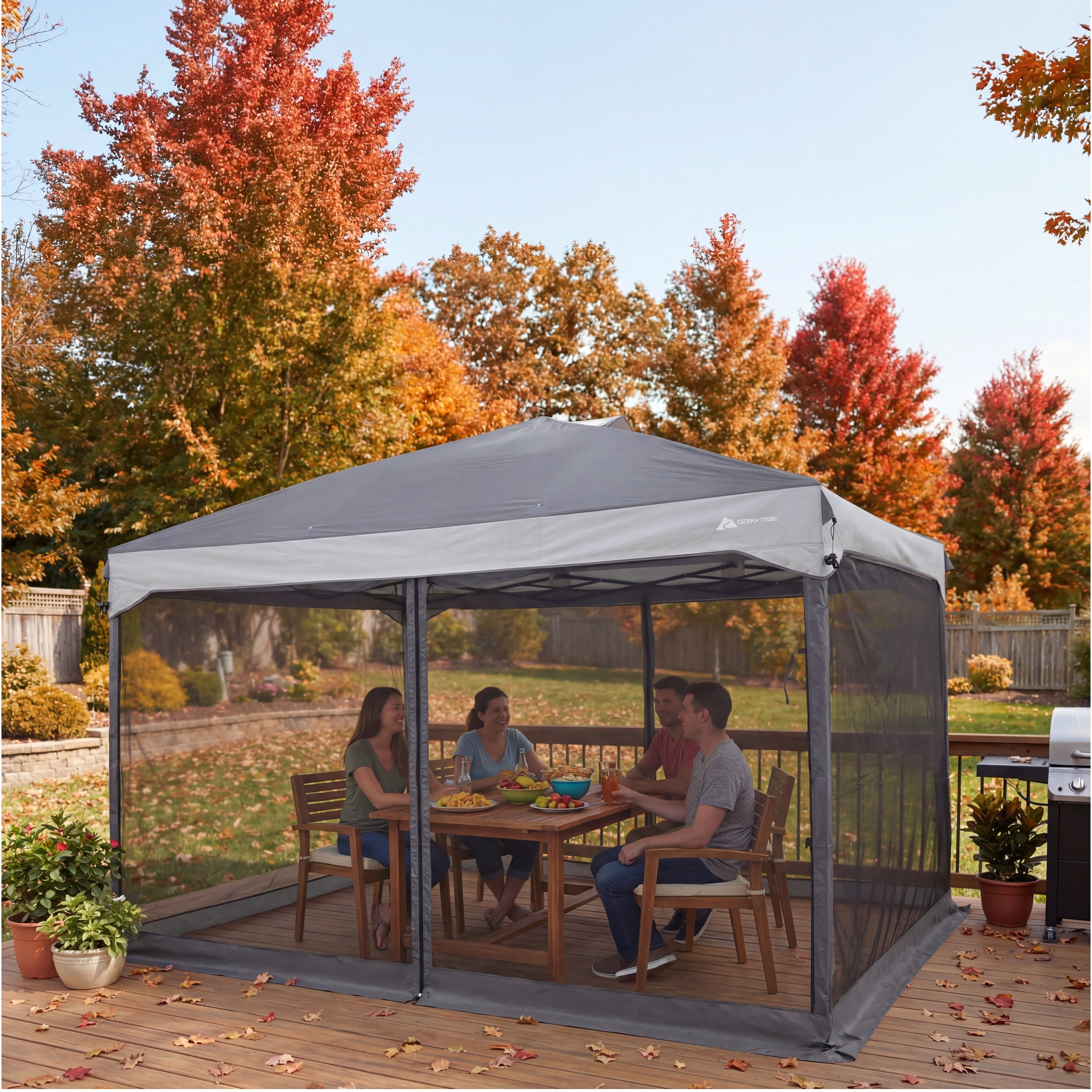 Mur en maillage Ozark Trail pour structure de 3,6 m x 2,7 m (12 pi x 9 pi), tissu gris avec maillage noir, inclut des piquets..