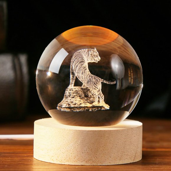 Bola de cristal IFOLAINA 3D Tiger con base de luz de madera de 60 mm