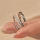 thumbnail image 5 of Anillo de bodas pequeño brillante de plata esterlina S925 para parejas, anillo de fila con diamantes de moissanita, anillo de pareja a juego para mujer, 5 of 5