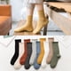 thumbnail image 2 of Calcetines de mujer de primavera y verano de color liso de algodón para mujer, calcetines de longitud media, calcetines de algodón apilados, calcetines de otoño e invierno planos y sencillos, 2 of 5