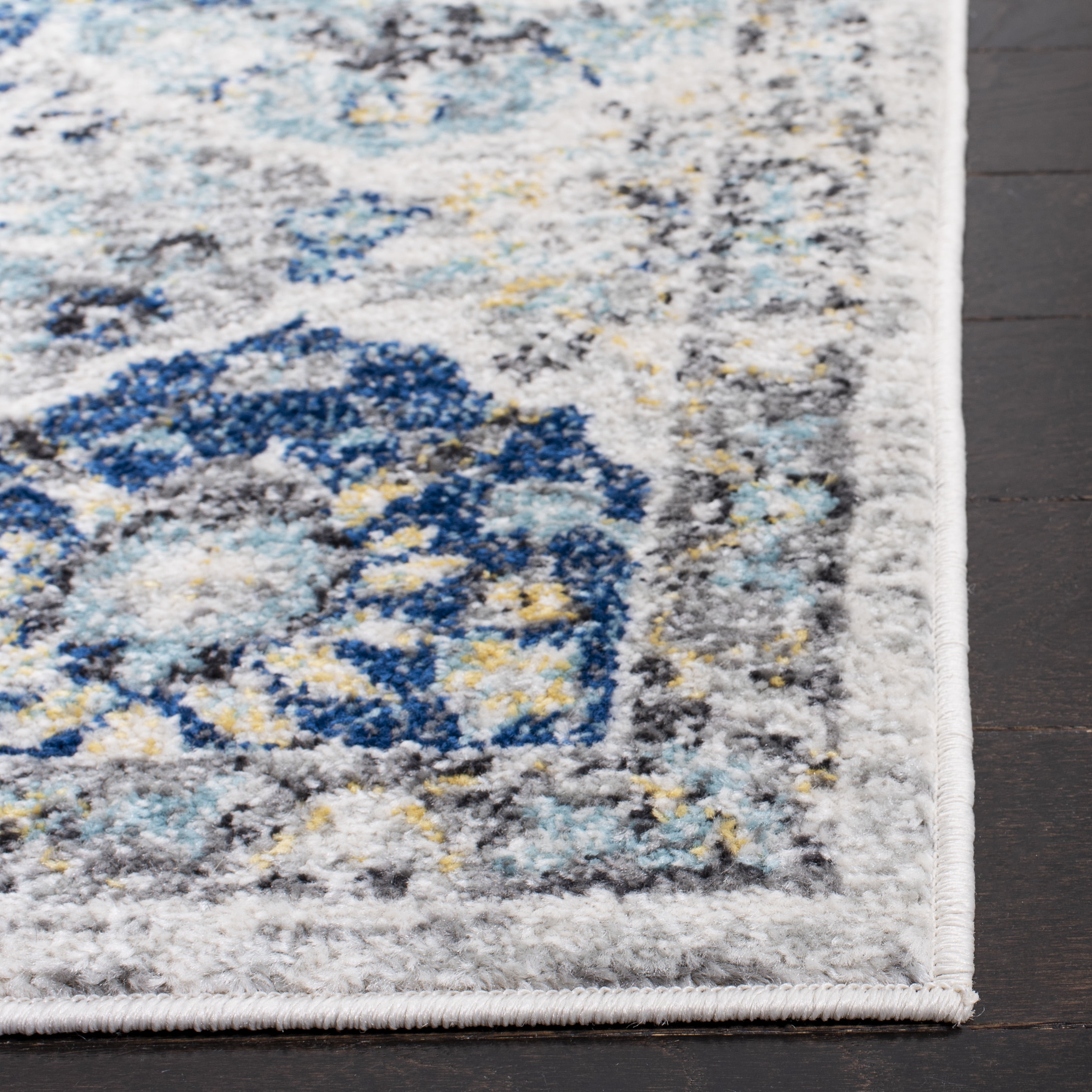 SAFAVIEH Madison Judith Distressed Area Rug, Ivory/Aqua, 5'1" x 7'6" - Transitional Modern Design, Ivory & Aqua, Non-Shedding & Easy Cleaning, Ideal for Living Room, Bedroom, Dining Space